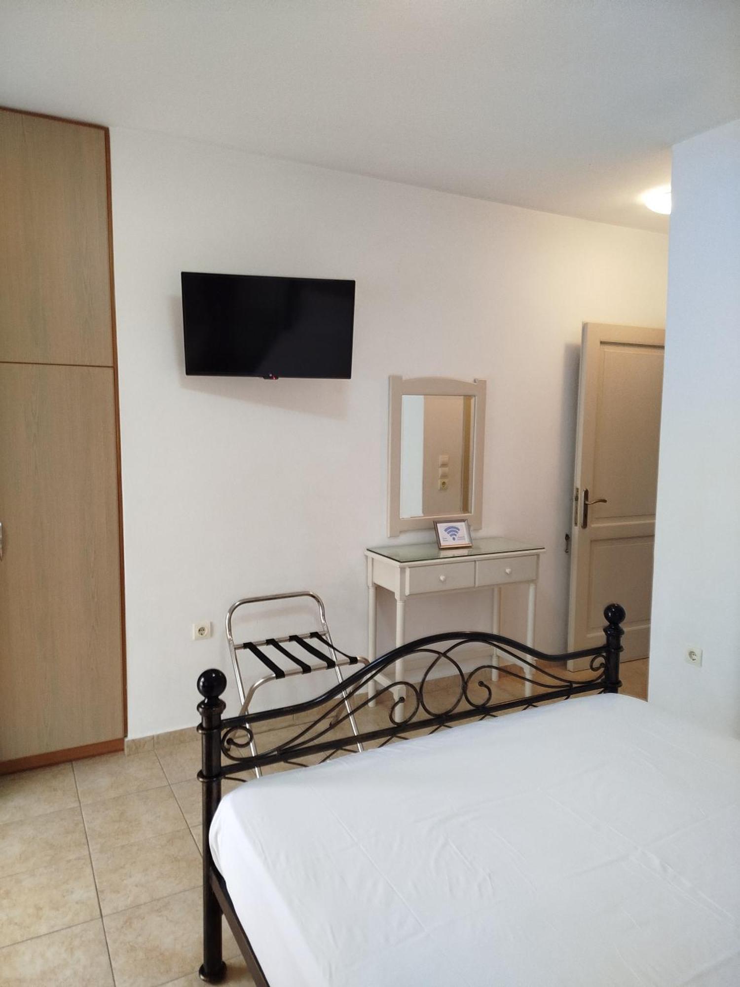 Eleana Studios Skyros Bagian luar foto