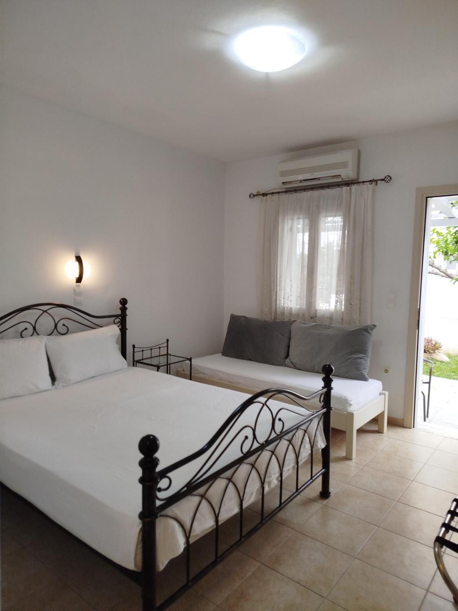 Eleana Studios Skyros Bagian luar foto